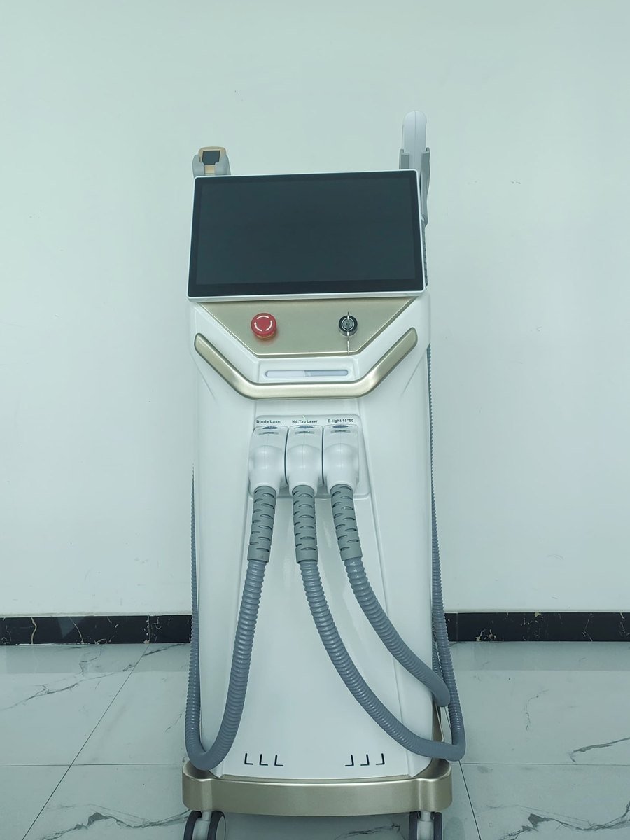 DPL4 front view with gold trim