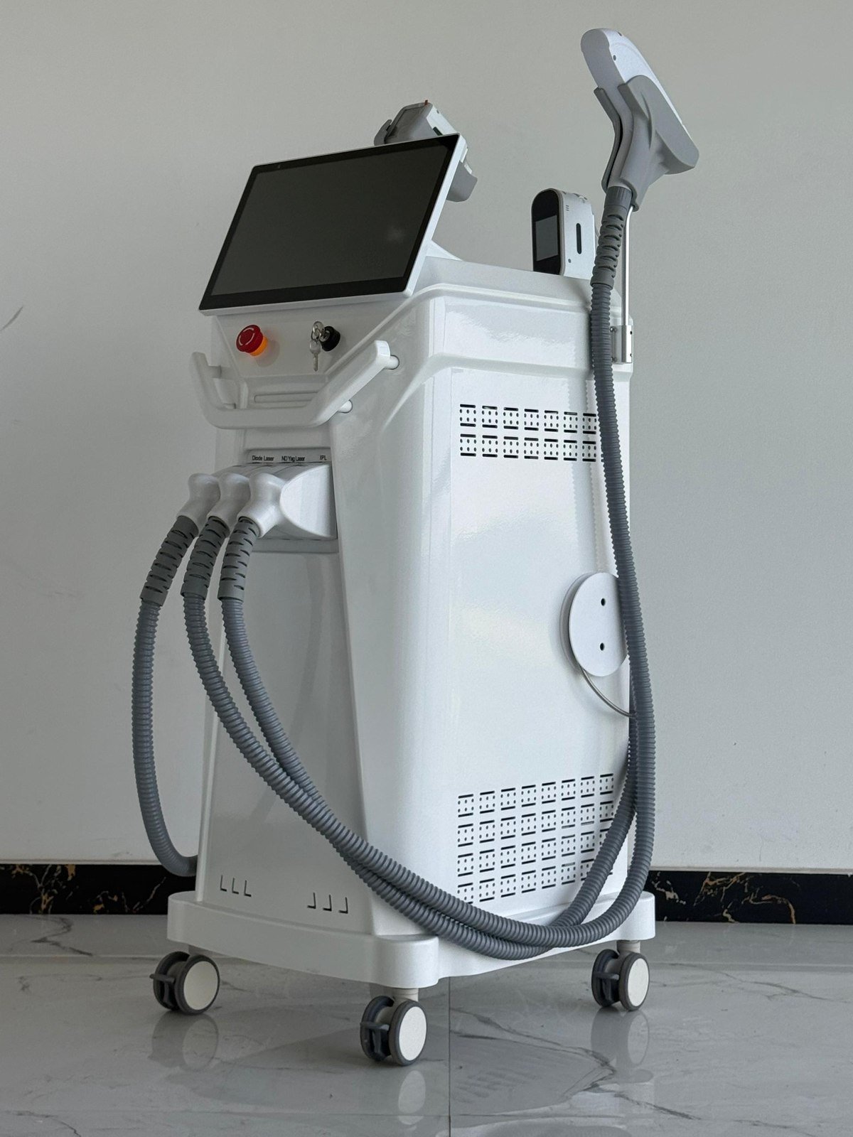 The DPL4 quad wavelength combo laser system